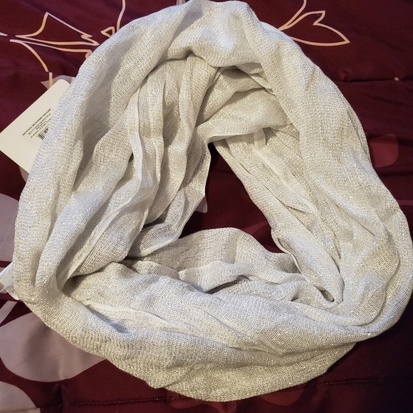 Infinity scarf - Picture 1 of 2